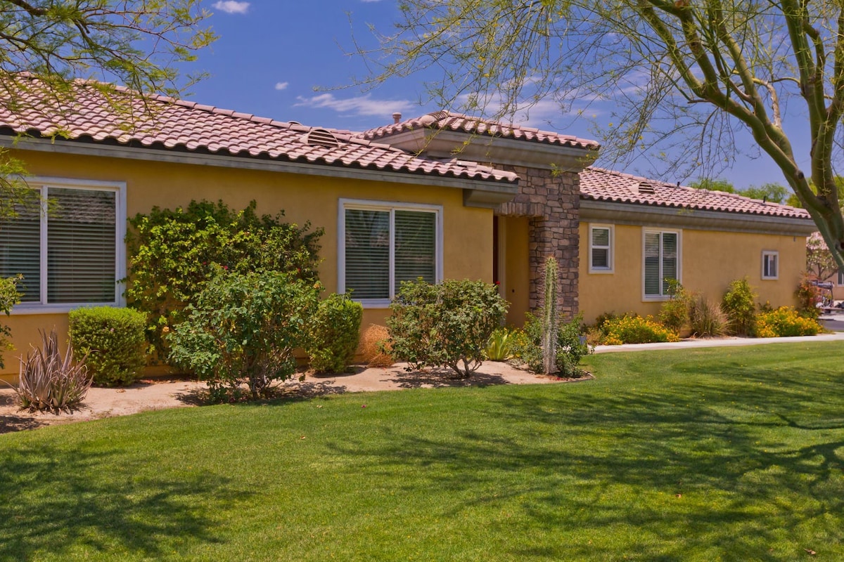 Walk to Coachella!  Gated Pool Home /3 bathrooms