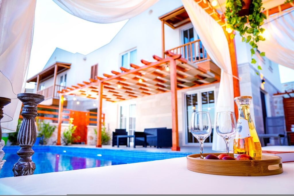 Villa Kite: Cozy 2-bed retreat with infinity pool in Kalkan, Lavanta Villaları No:118