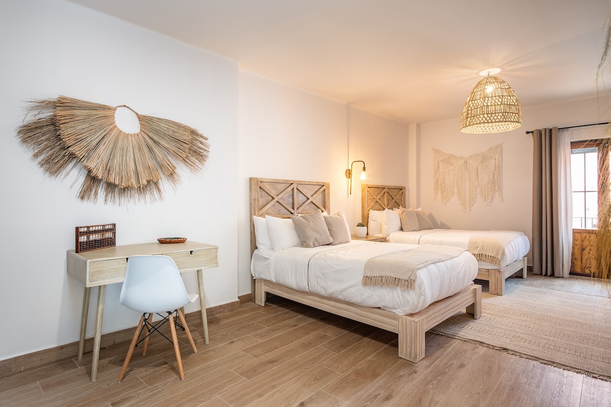 Casa Pandurata, Double Room in Centro, AC/Heat — San Miguel de Allende, Guanajuato — vacation rental