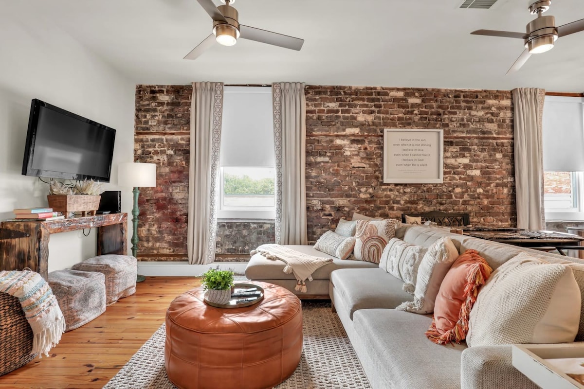 The Georgia Peach -near Plant Riverside & downtown — Savannah, GA — vacation rental