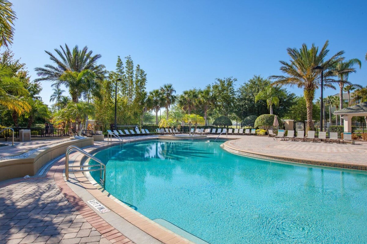 Resort Condo Near Disney with Pool Access & Patio in Orlando, FL