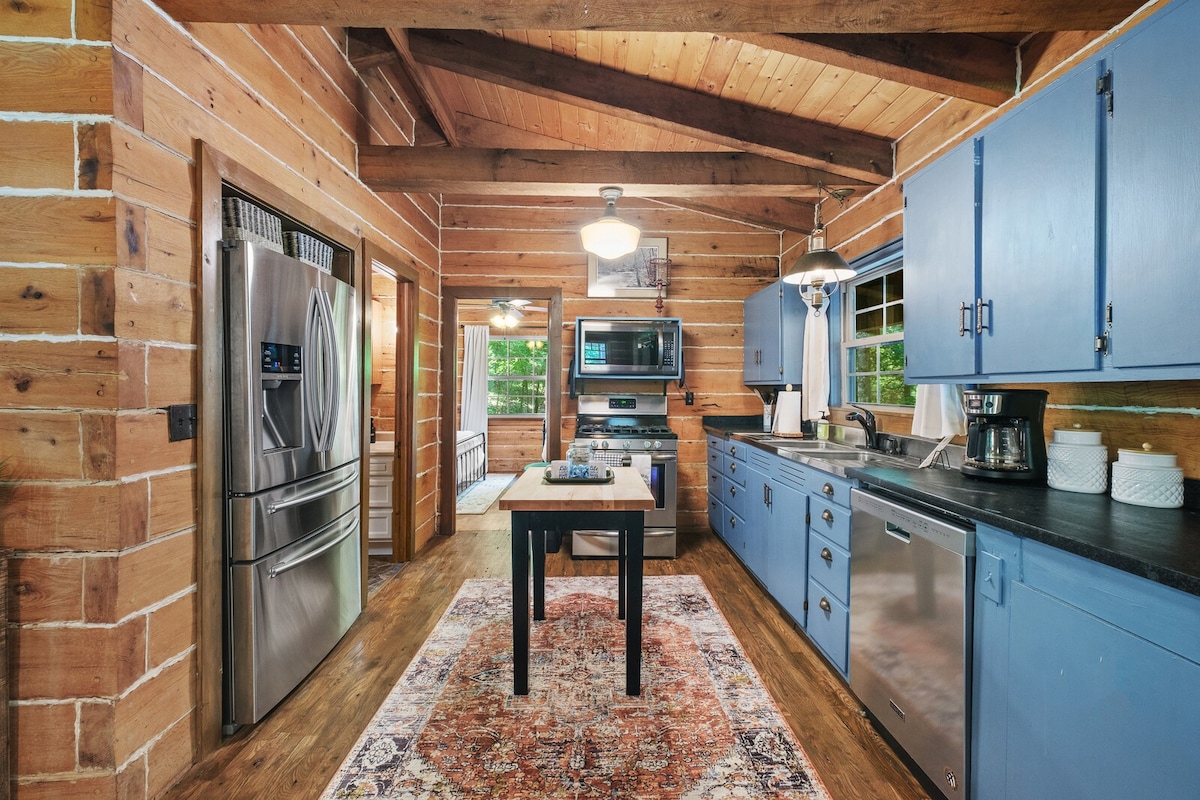 Sunset Cabin - Secluded retreat on Beaver Lake 4