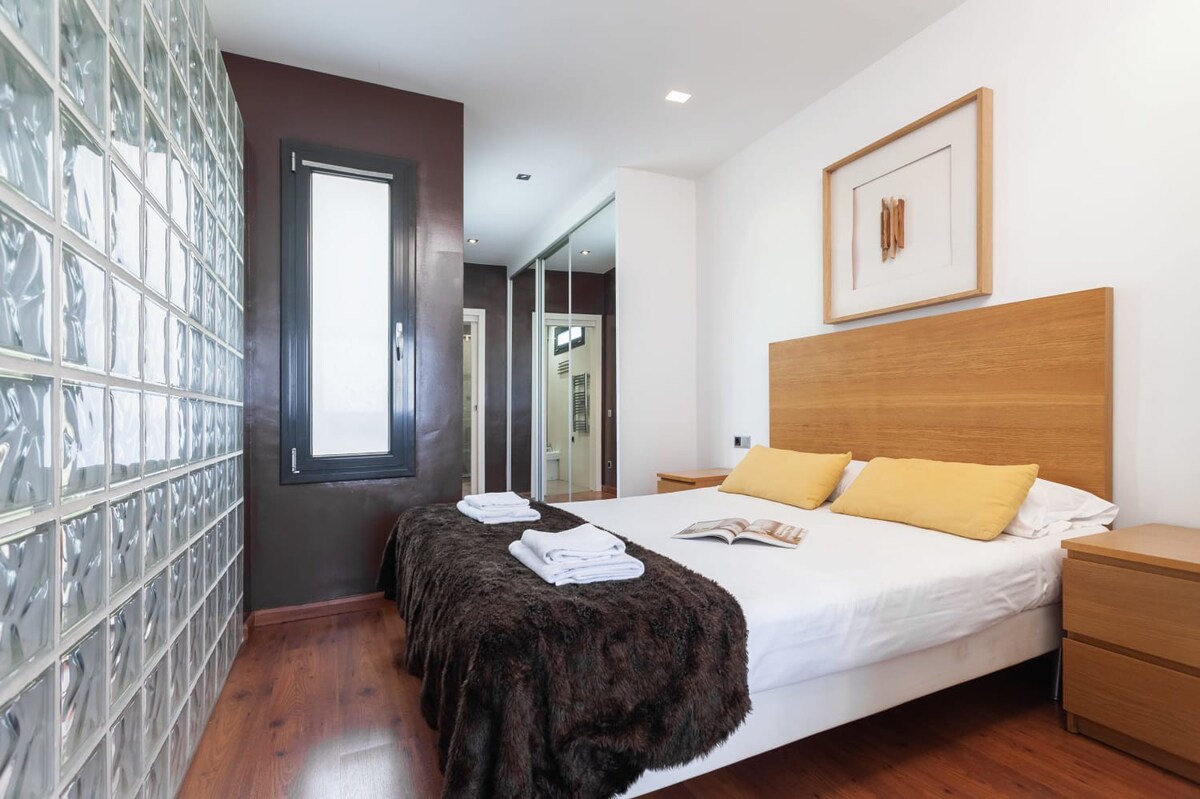 Sunny Atico with Terrace in Pl Universitat! — Barcelona, Catalunya — vacation rental