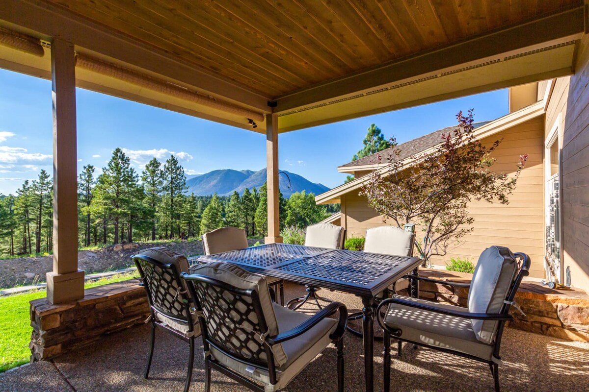 Amberwood Apline Estate w/5 Showers, Spa & Views — Flagstaff, AZ — vacation rental