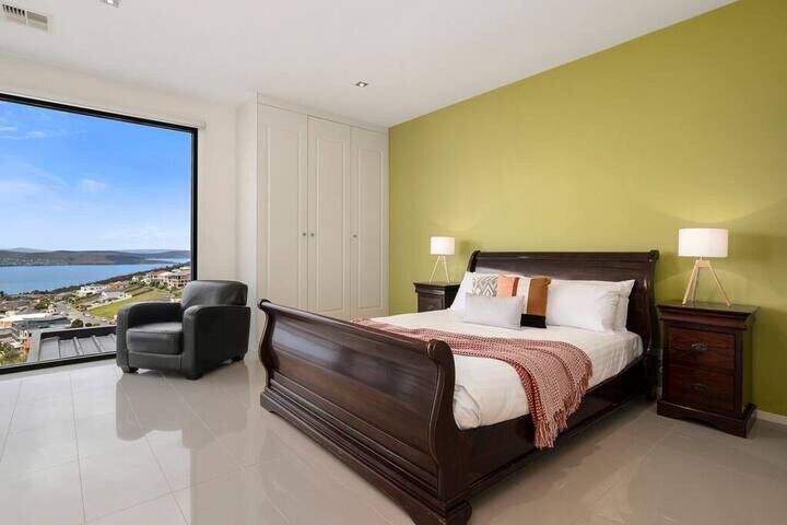 View 8