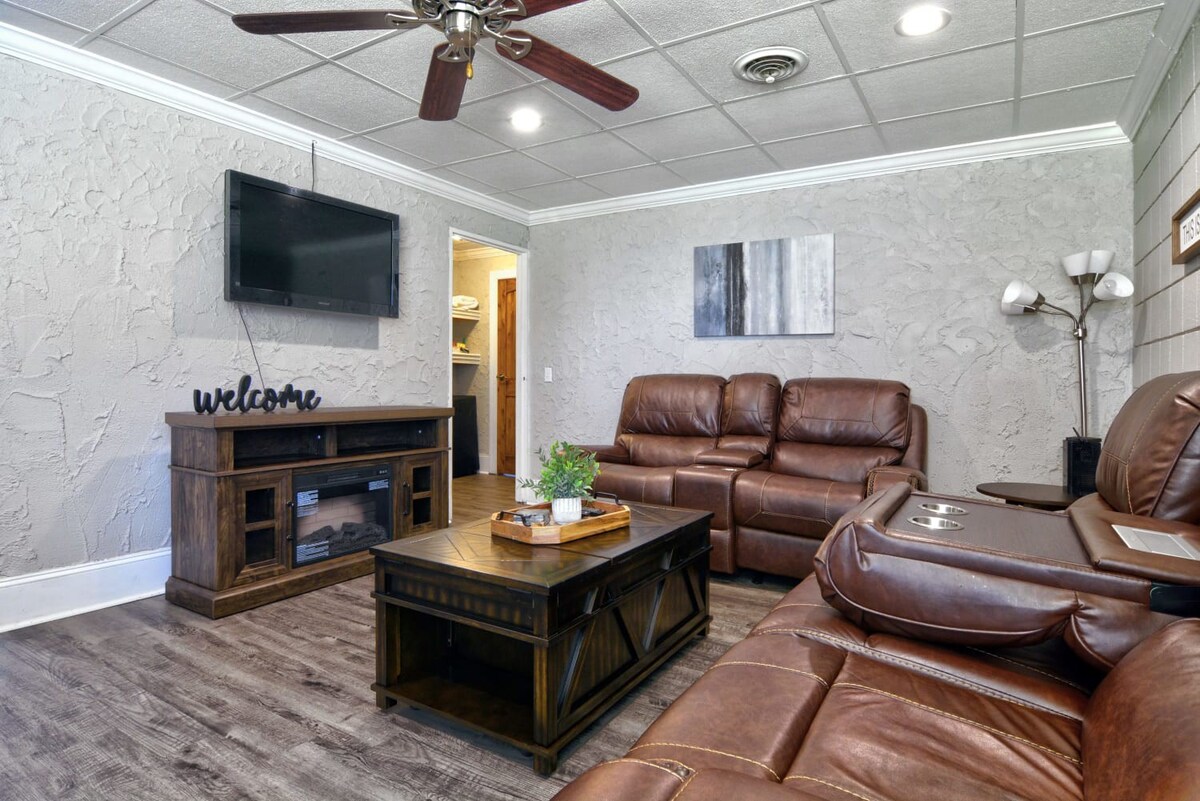 Amazing Cottage -Located on Blue Mile-Close to GSU