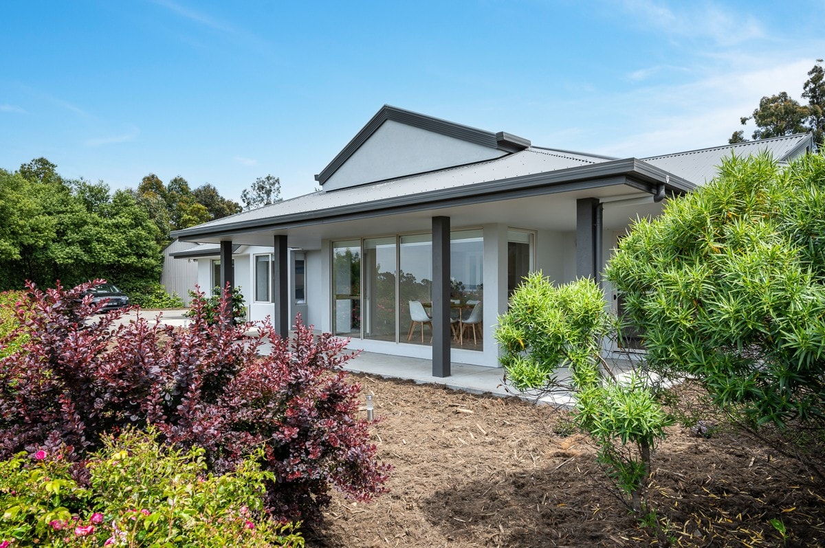 "The Rest Retreat" 3 Bed, 2 Bath - 15 mins to CBD. — Kingston, TAS — vacation rental