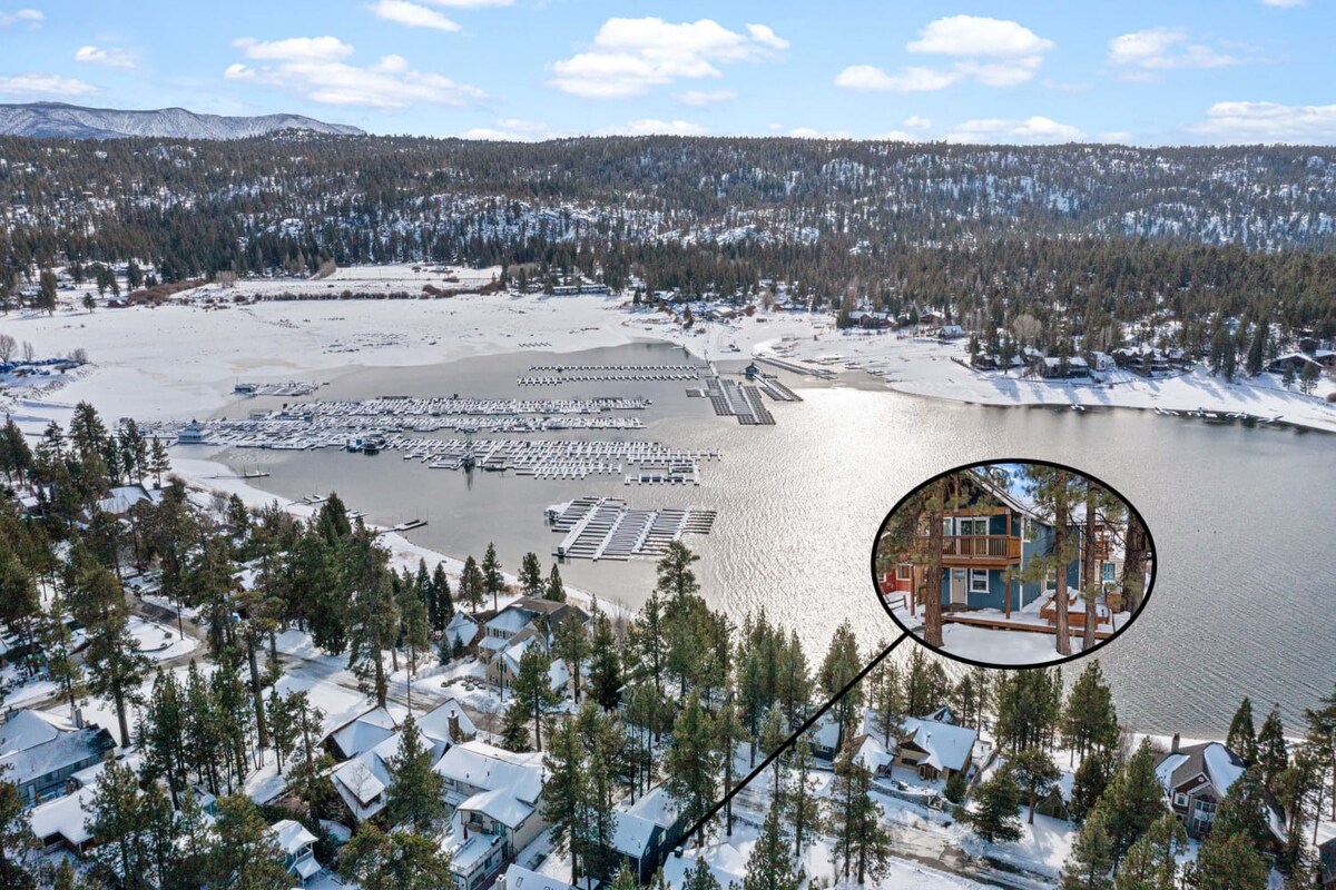 Beautiful Cabin with Spa, BBQ, & Fireplace