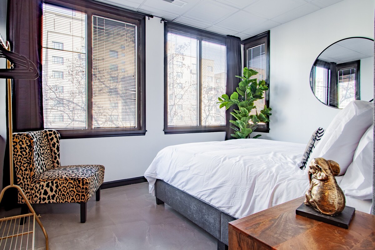 Vibrant 2BR Pad near the White House & Nat'l Mall — Washington DC, DC — vacation rental