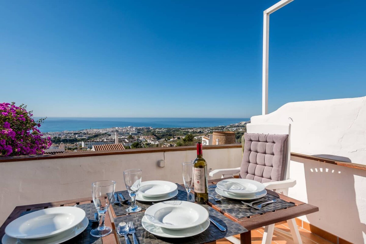 SHR013 Bonito apartamento con vistas y piscina — Nerja, Andalucía — vacation rental