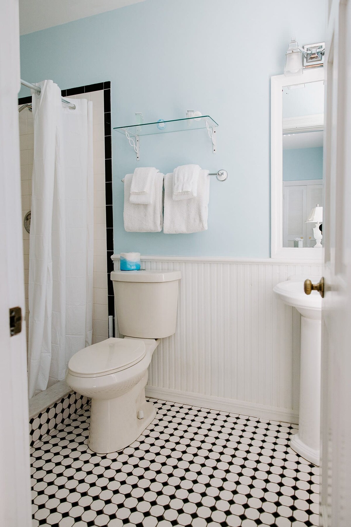 Classic King, Pool - Curry Mansion Inn 3