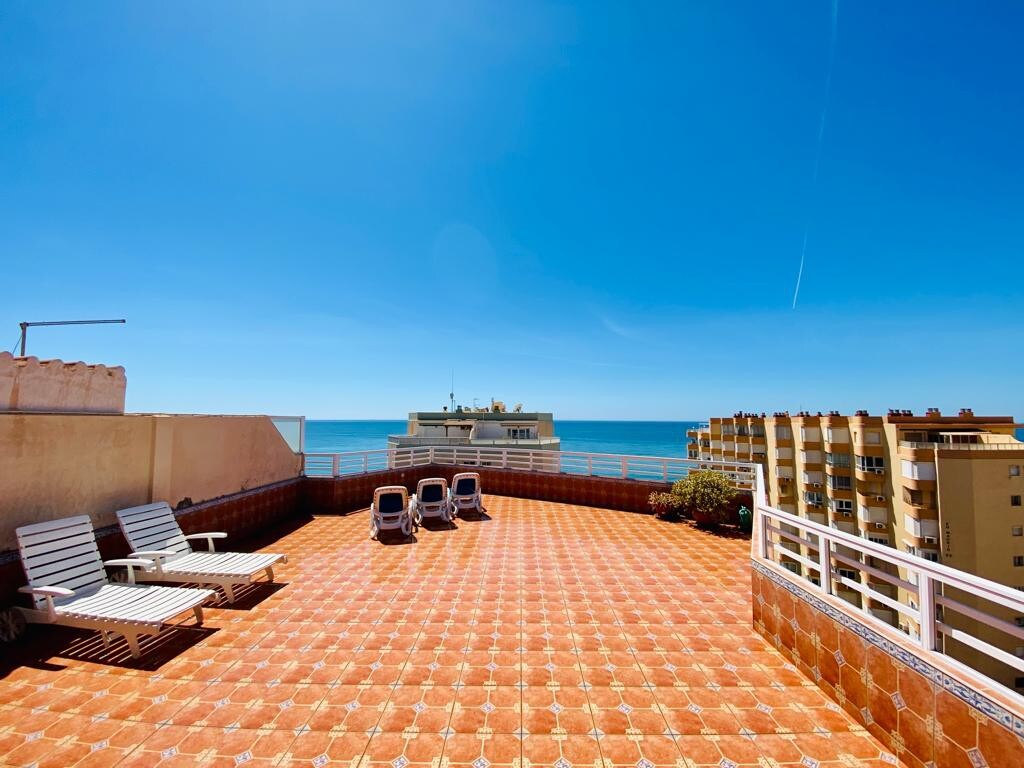 SHR019 Gran Atico al lado de la playa — Torrox Costa, Andalucía — vacation rental