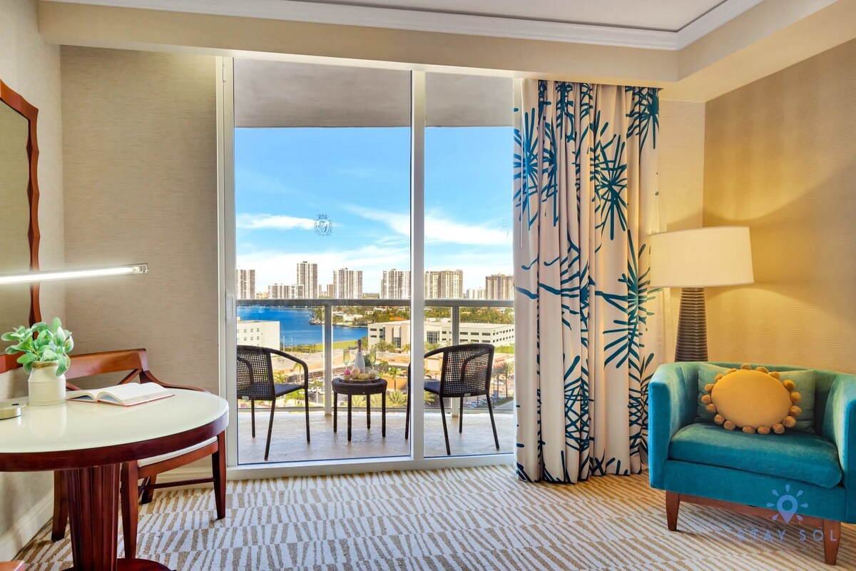 Luxurious Resort|Balcony Bay View|Amazing Pool — Sunny Isles Beach, FL — vacation rental
