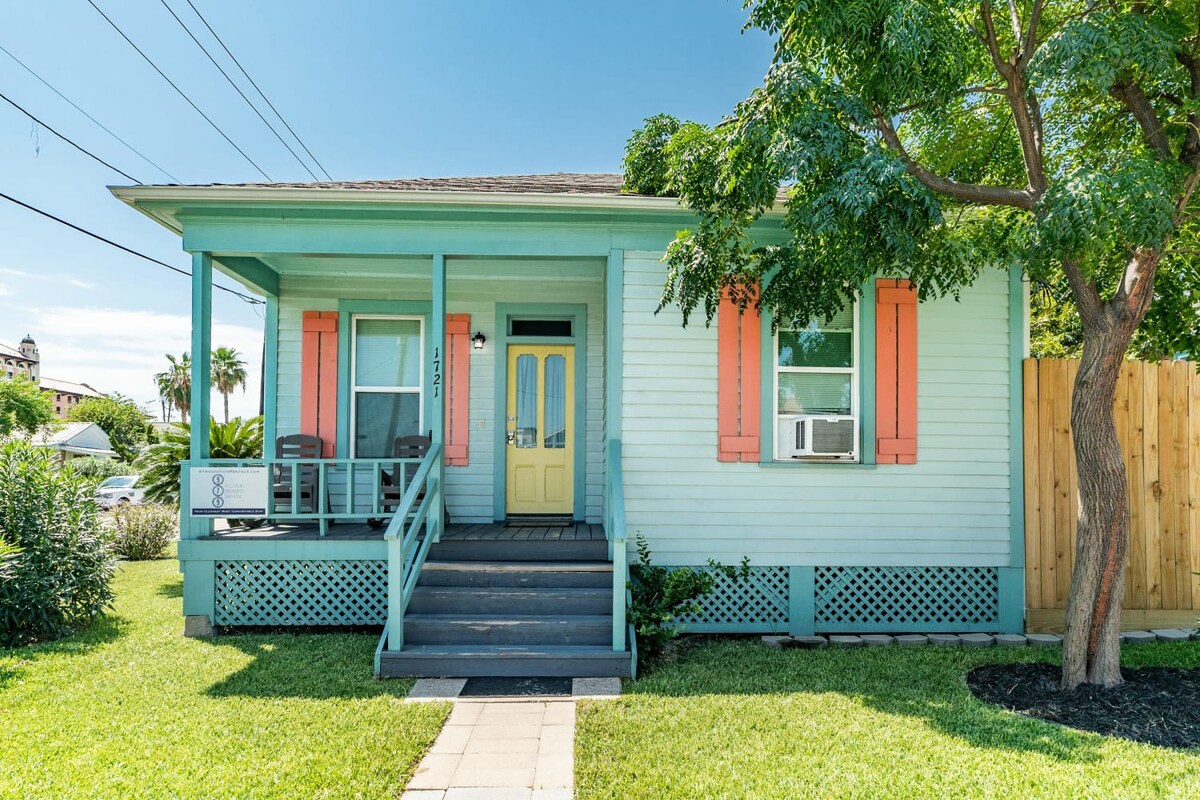 Casa Azul 2 Blocks to Beach Near Historic Strand Private Yard 8