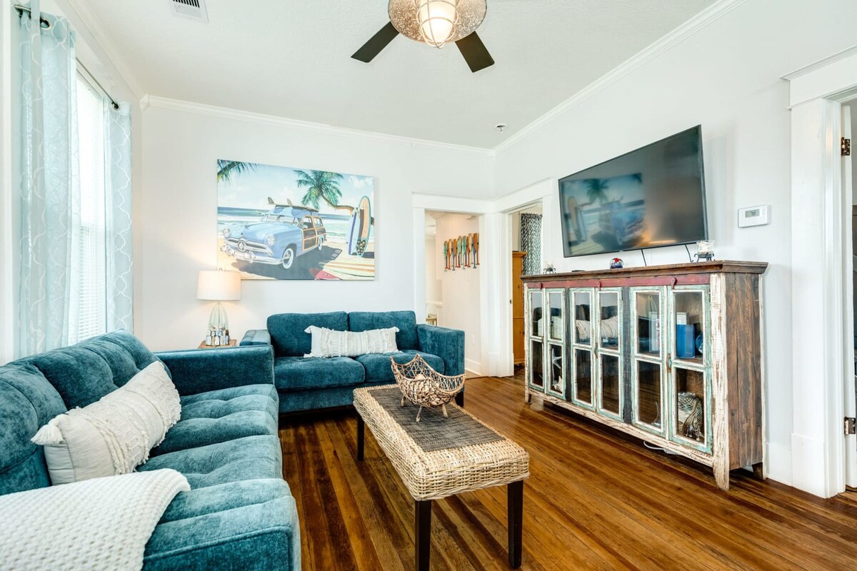 Casa Azul 2 Blocks to Beach Near Historic Strand Private Yard 7