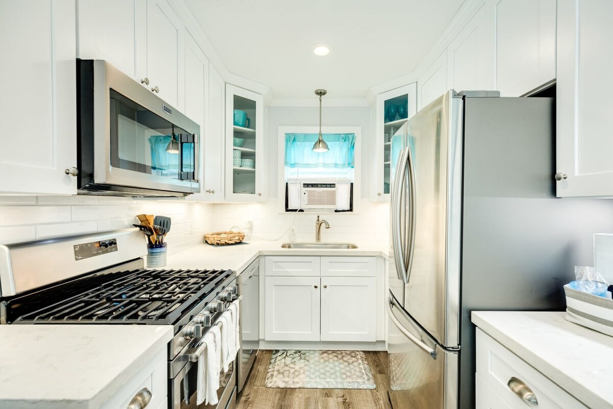 Casa Azul 2 Blocks to Beach Near Historic Strand Private Yard 9