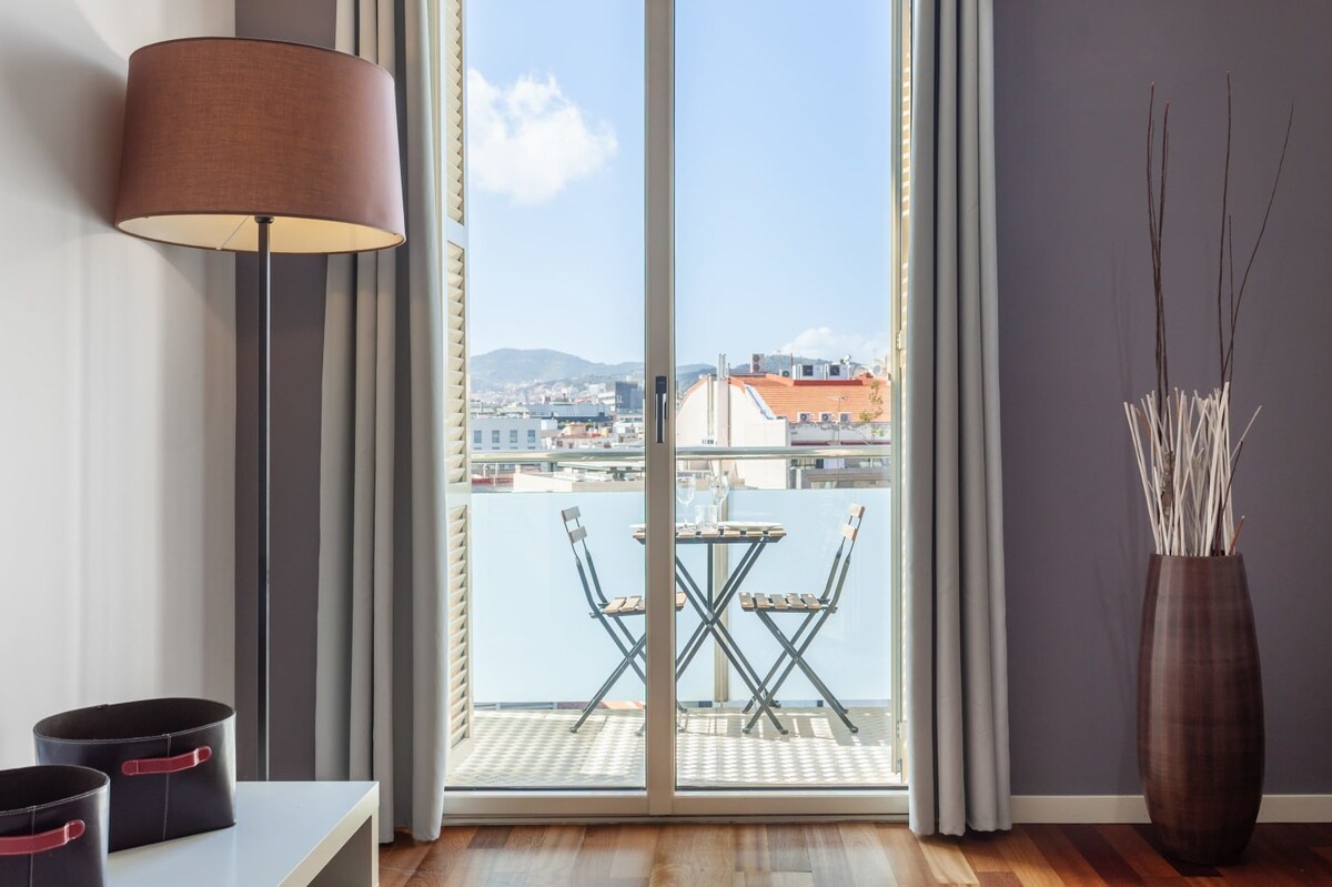 Wonderful 2-bd apart with balcony. Plaza Cataluña — Barcelona, Catalunya — vacation rental