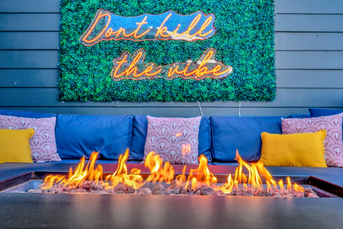 Private Roof Deck - Game Room - Broadway in 10! — Nashville, TN — vacation rental