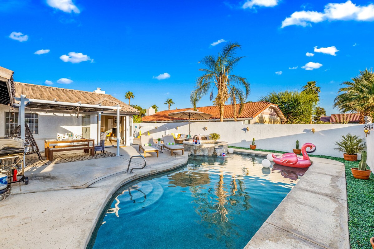 Desert 4BR Luxury Retreat w/ Pool, Hot Tub & Game Room 2