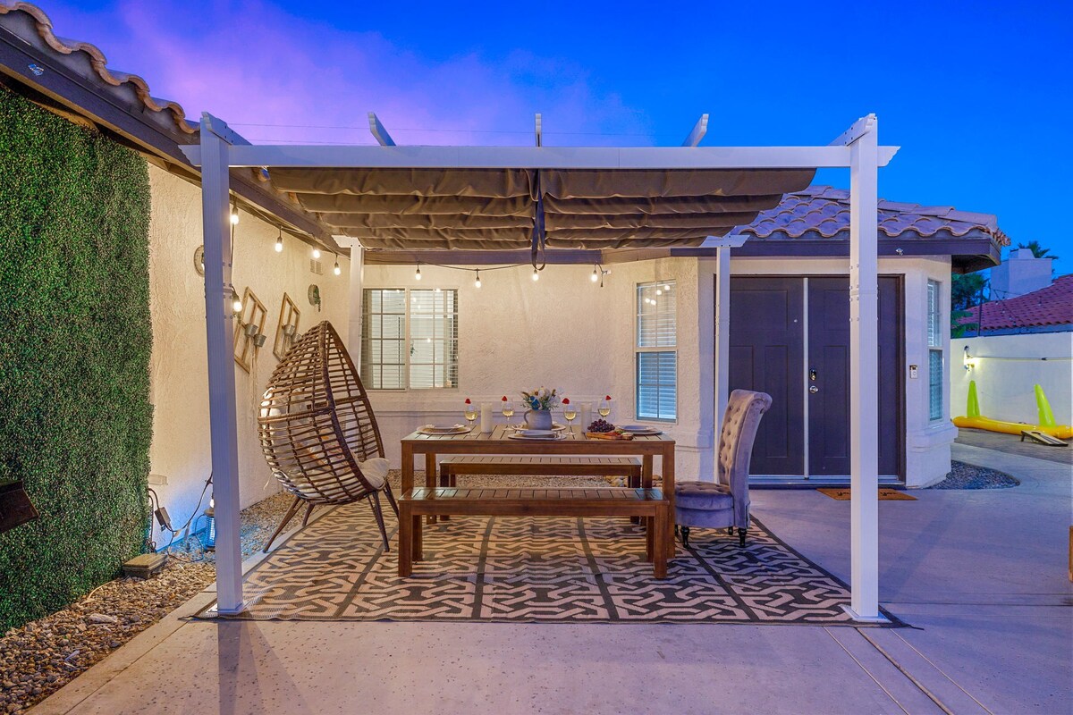 Desert 4BR Luxury Retreat w/ Pool, Hot Tub & Game Room 6