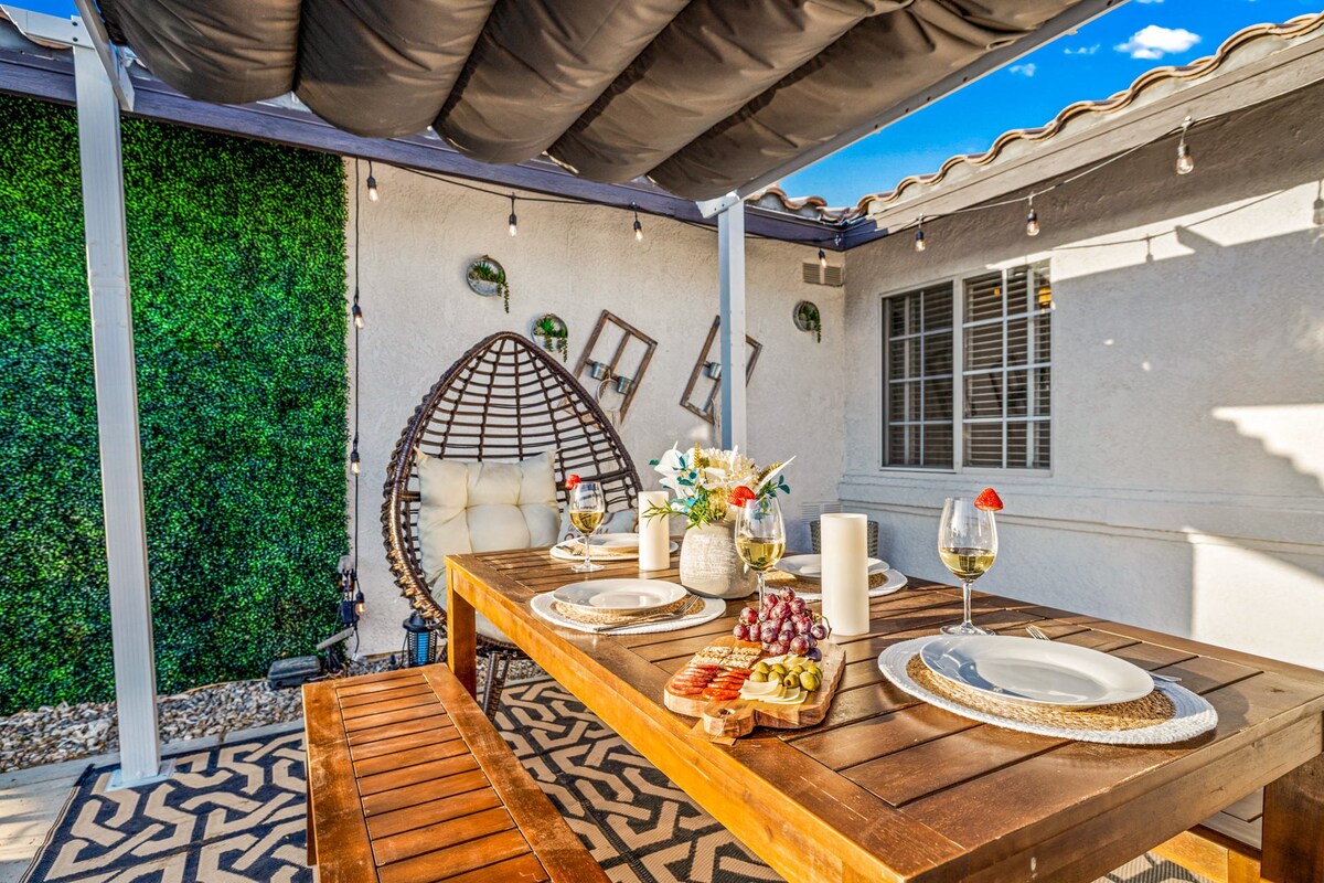 Desert 4BR Luxury Retreat w/ Pool, Hot Tub & Game Room 3