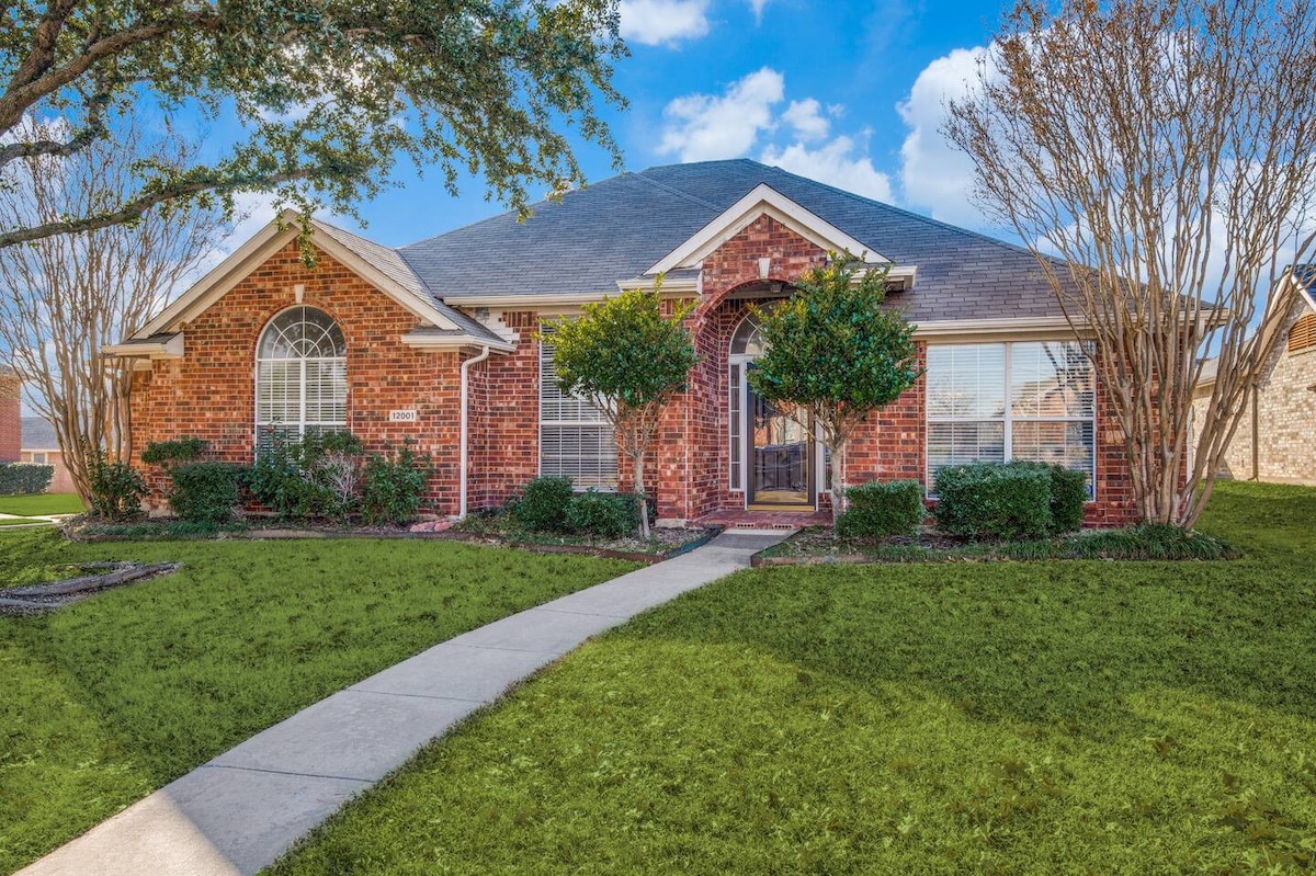 Frisco Spacious & Cozy Bling Home by Aya — Frisco, TX — vacation rental