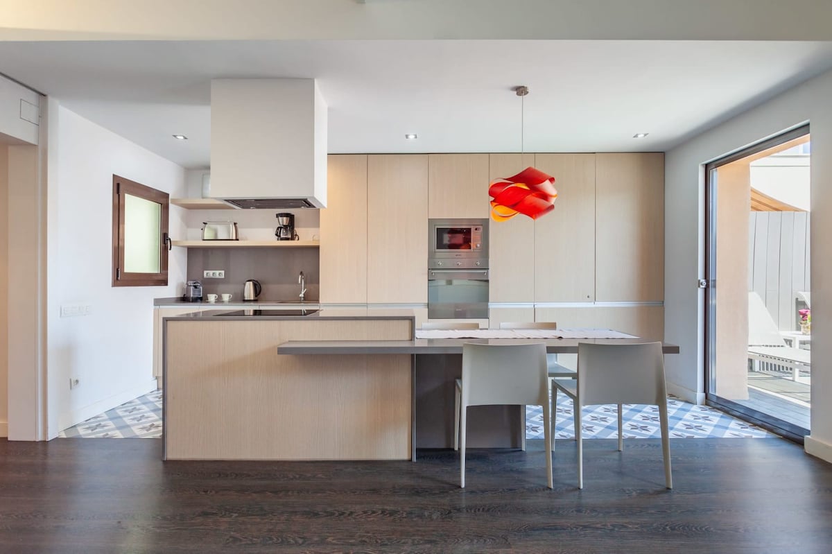 3-bedroom penthouse with terrace in Eixample β Barcelona, Catalunya β vacation rental