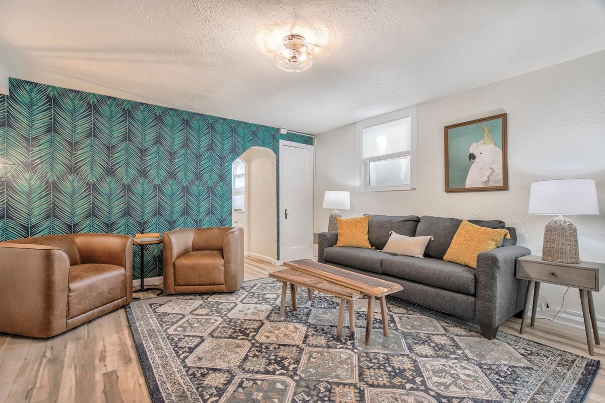 Pikes Charm! Apartment w/ Arcade, BBQ & Fire Pit — Colorado Springs, CO — vacation rental