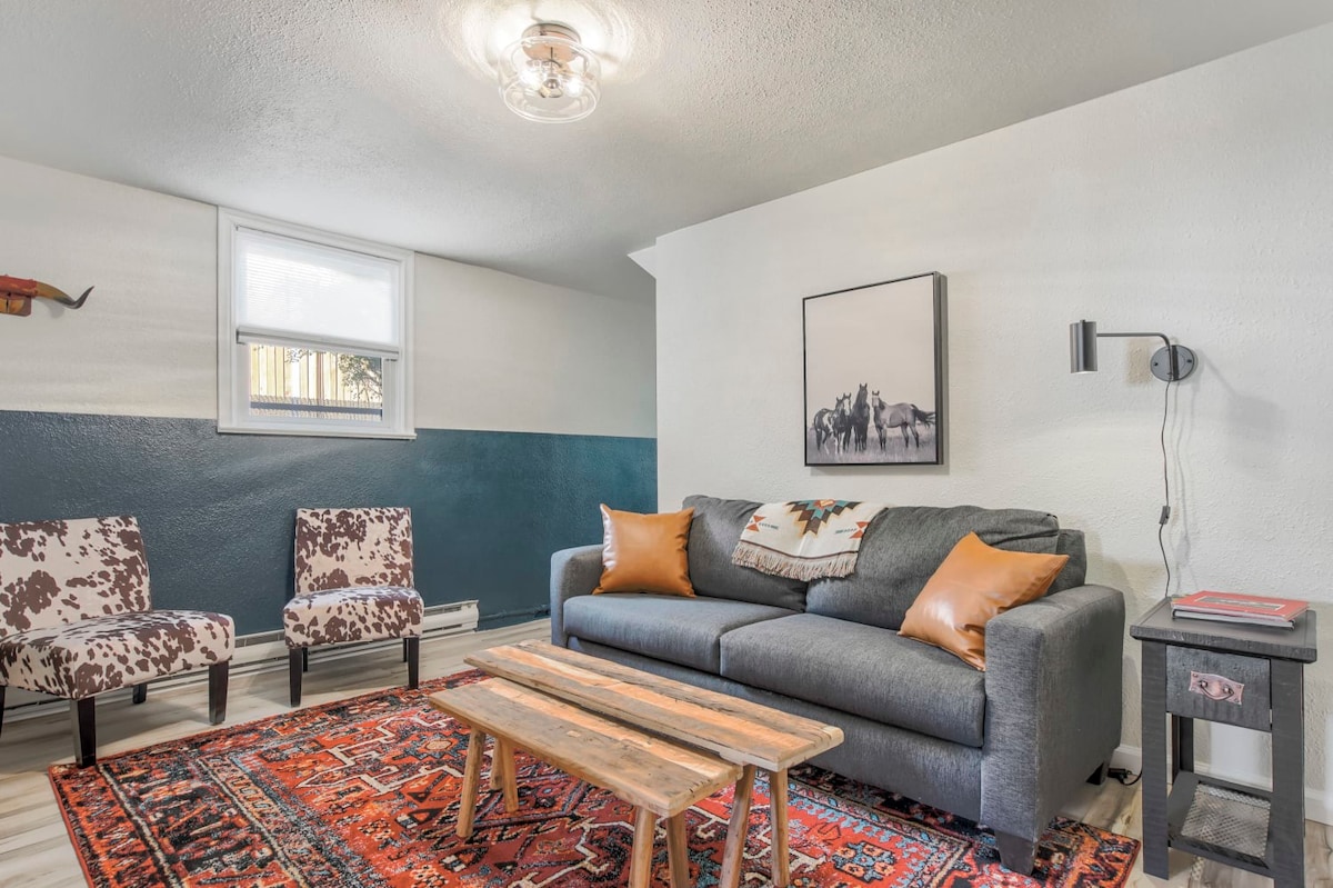 Pikes Divine! Apartment w BBQ & Fire Pit โ Colorado Springs, CO โ vacation rental
