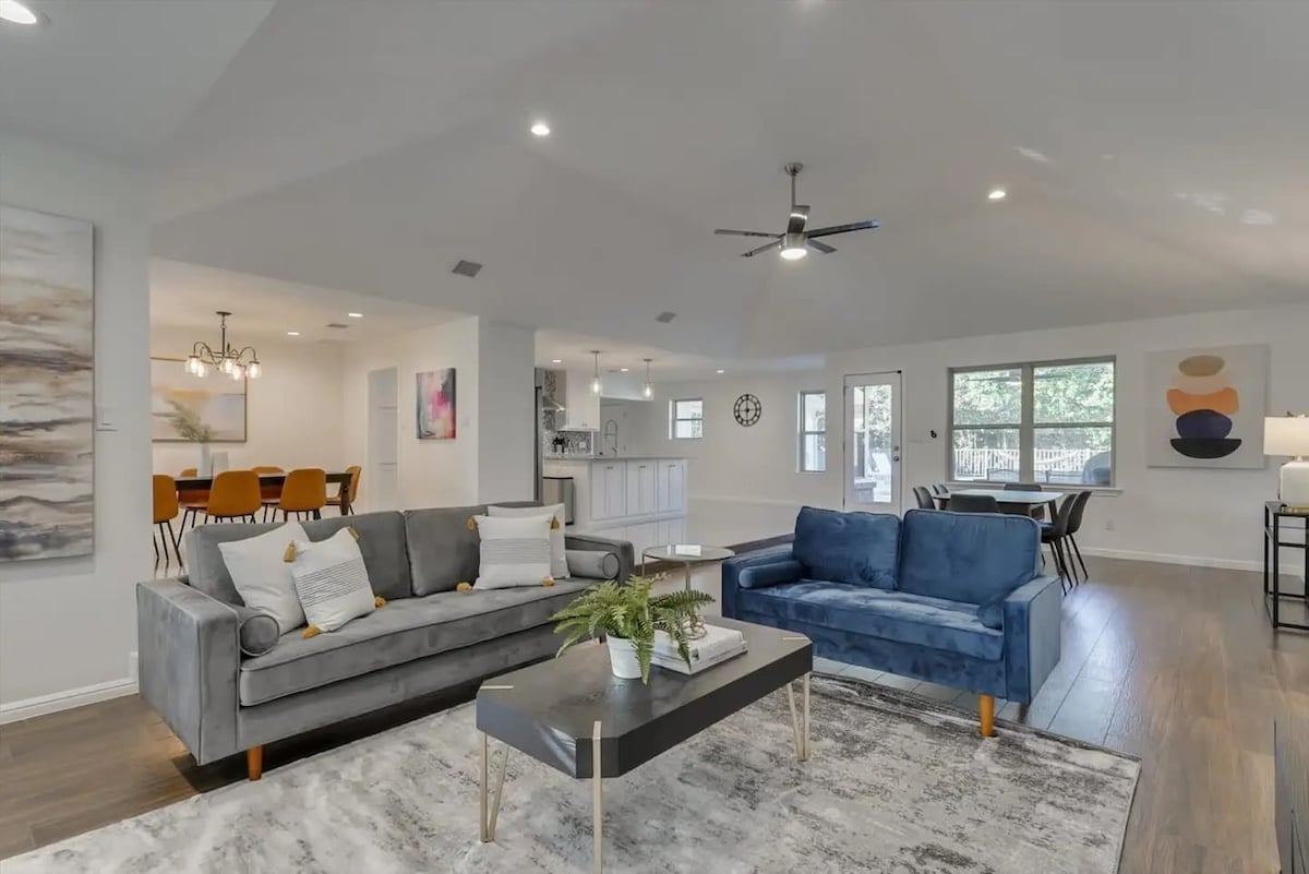 Amazing Haven Home with PRIVATE POOL — Grand Prairie, TX — vacation rental