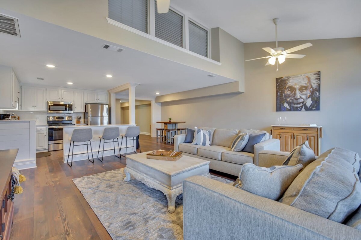 Downtown Loft - Above Bull & Barrel & Close to Georgia Southern!