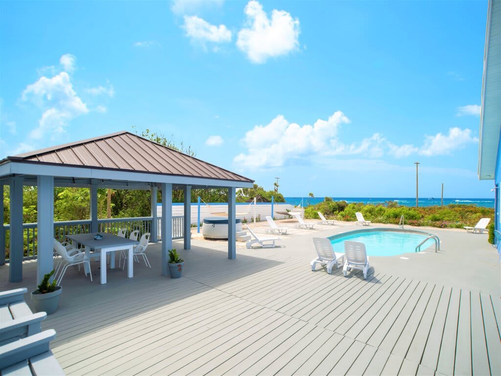 Luxury 4 Bdr Ocean View Home w/ Pool + Hot Tub — East End, East End — vacation rental