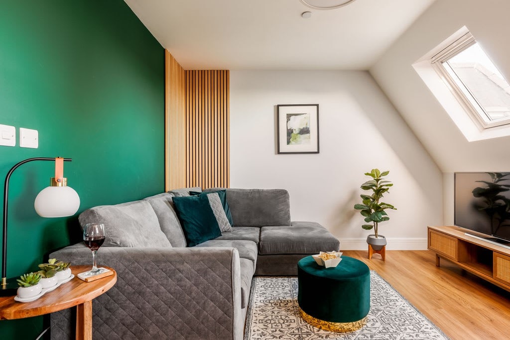 Wholesome Family 3-Bed, 2-Bath Apt; Free Gym & PKG