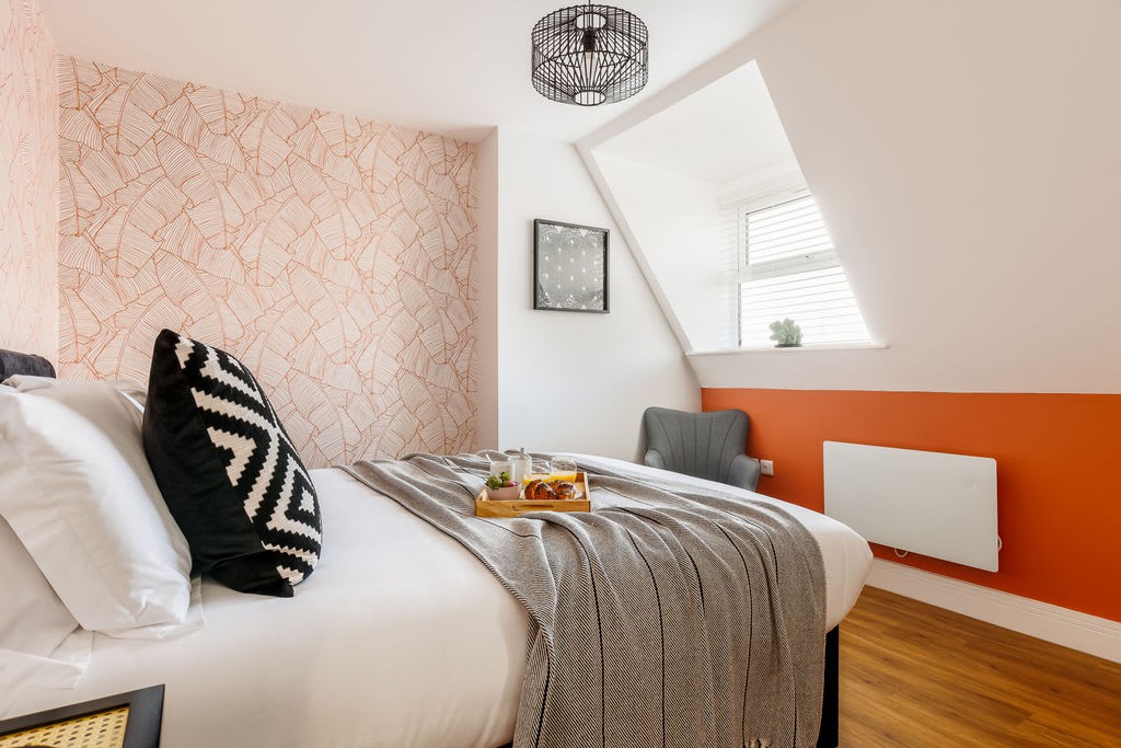 Wholesome Family 3-Bed, 2-Bath Apt; Free Gym & PKG
