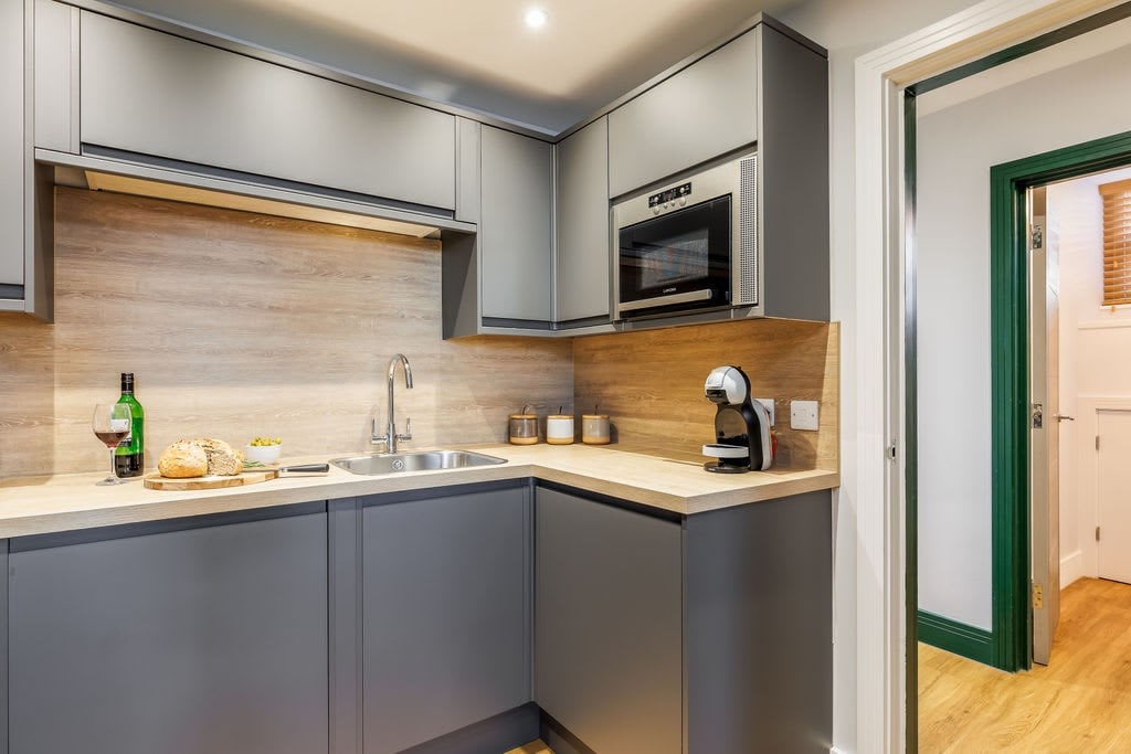 Wholesome Family 3-Bed, 2-Bath Apt; Free Gym & PKG