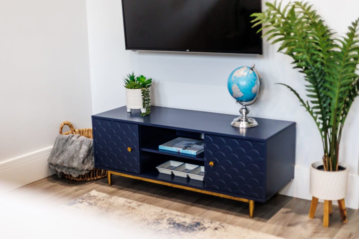 Comfy Seaside Studio Apt w/ Free Gym & Wi-Fi