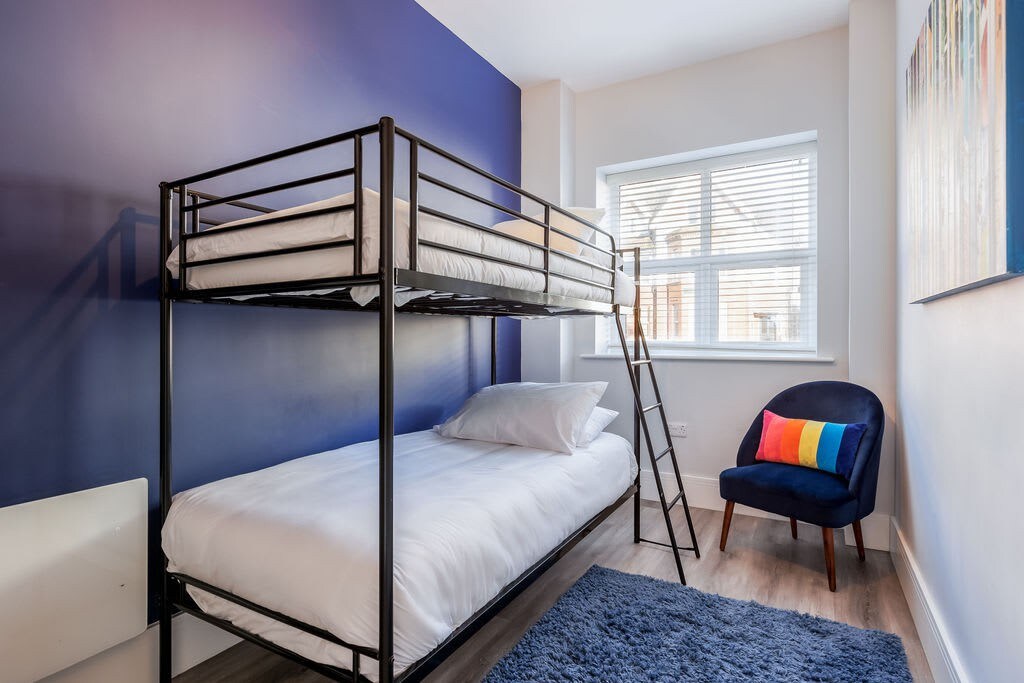 Beautiful Family Apt w/ Free Gym & Parking