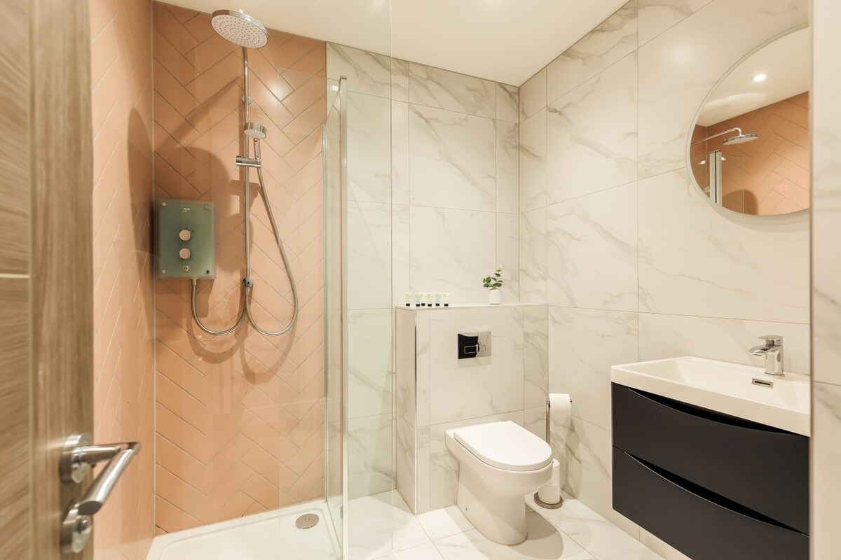 Private Garden Apt, w/ Free Gym, Parking & Wi-Fi