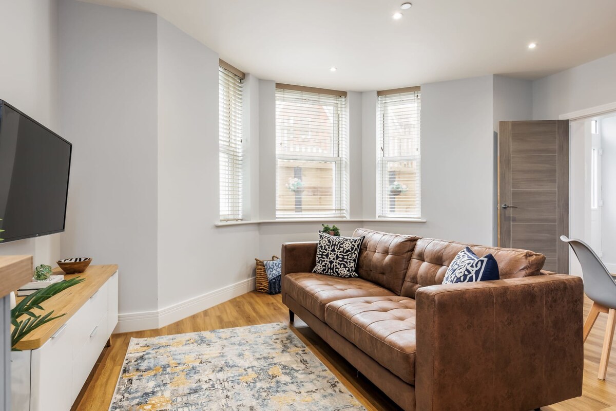 Private Garden Apt, w/ Free Gym, Parking & Wi-Fi