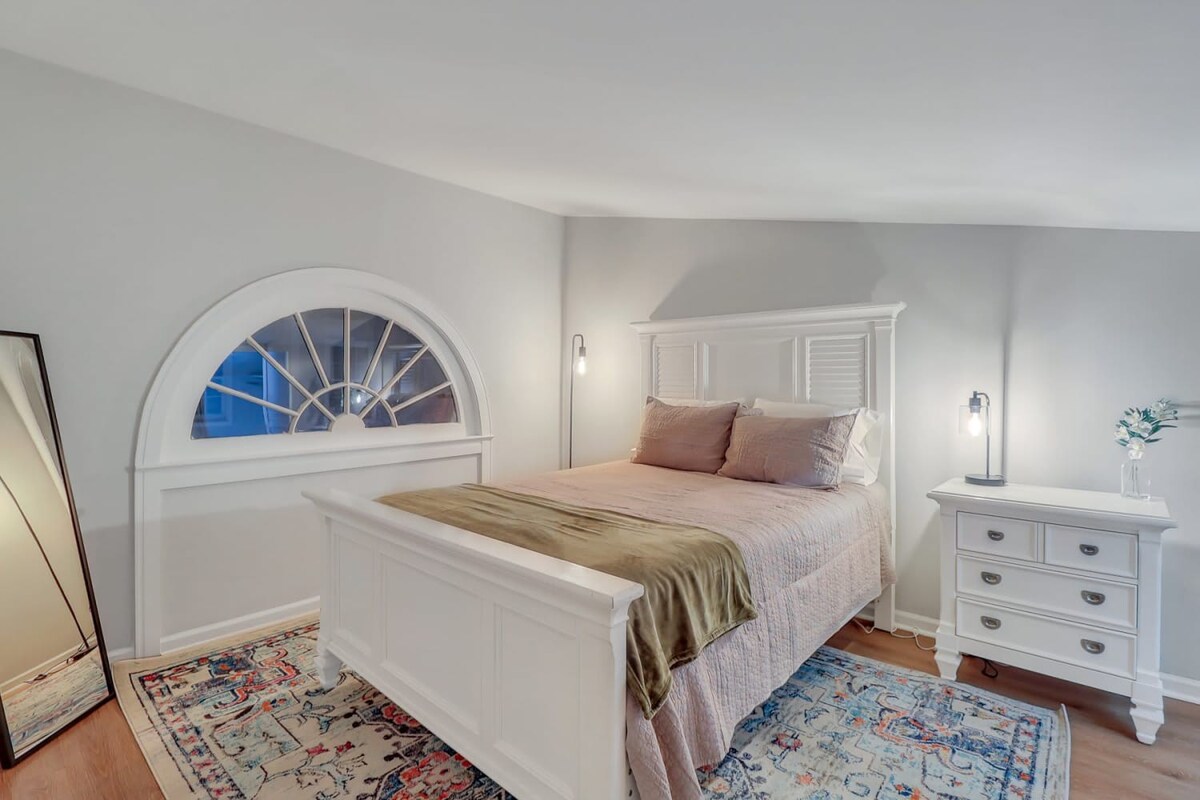 Eagle Creek Loft - Close to Shops, Food, GSU! 6