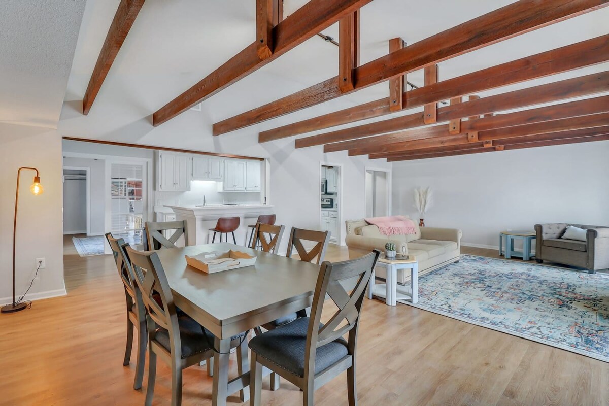 Eagle Creek Loft - Close to Shops, Food, GSU! 3