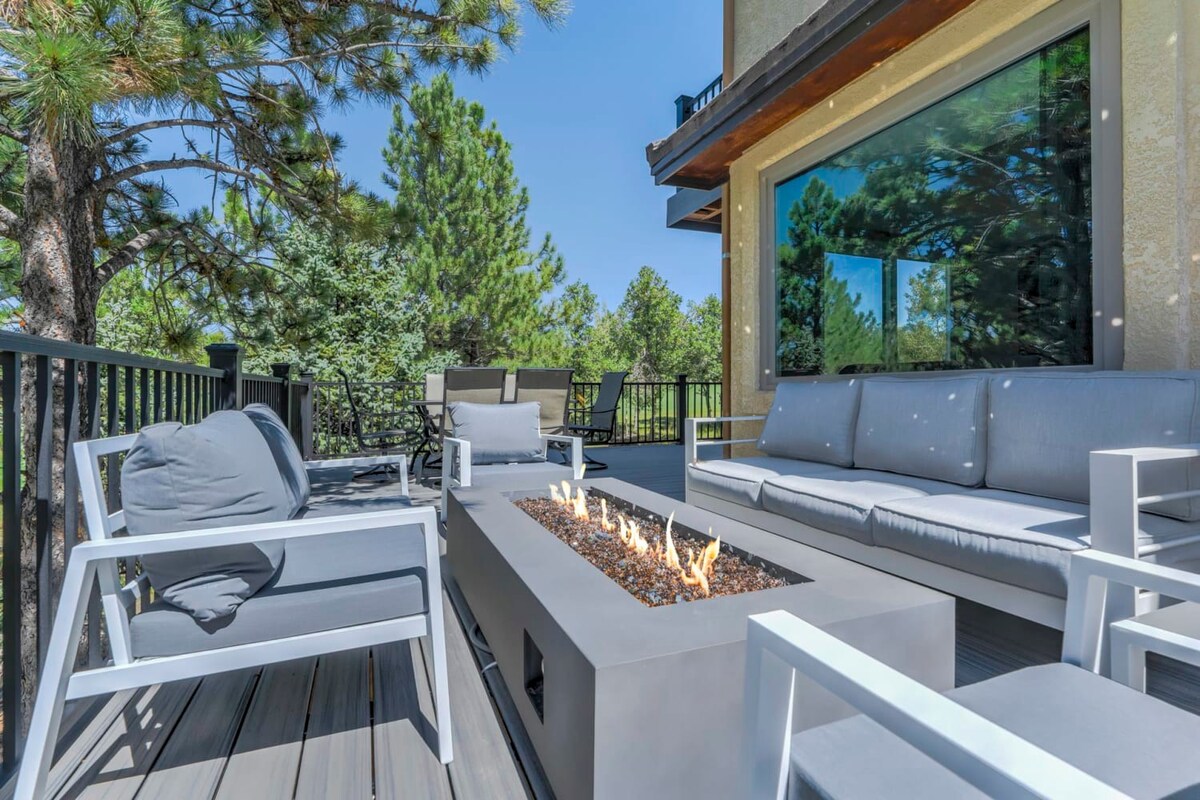 Oak Hills Clubhouse! Luxury Retreat Near USAFA — Monument, CO — vacation rental