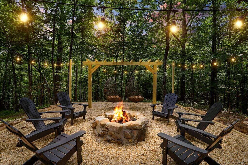 Private Mountain Getaway - Movie Theater - Hot Tub — Blairsville, GA — vacation rental