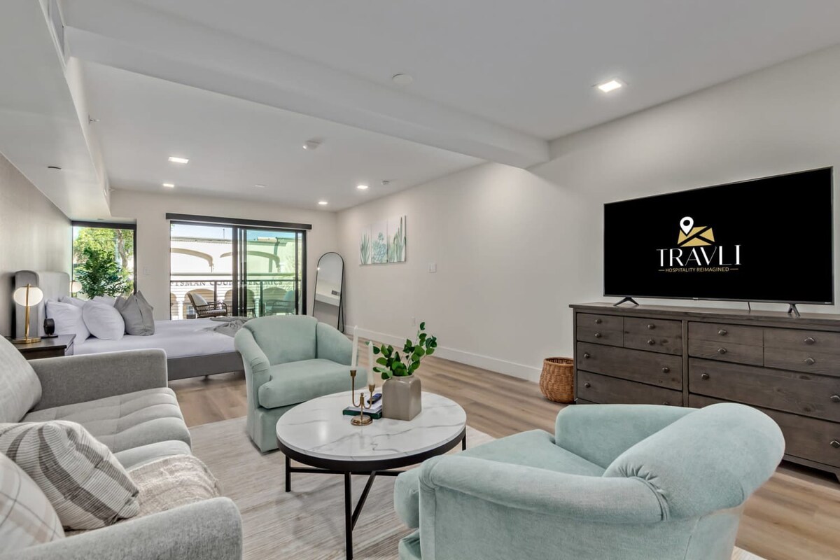 Scottsdale LUX Studio: Old Town Views & Gym Access — Scottsdale, AZ — vacation rental