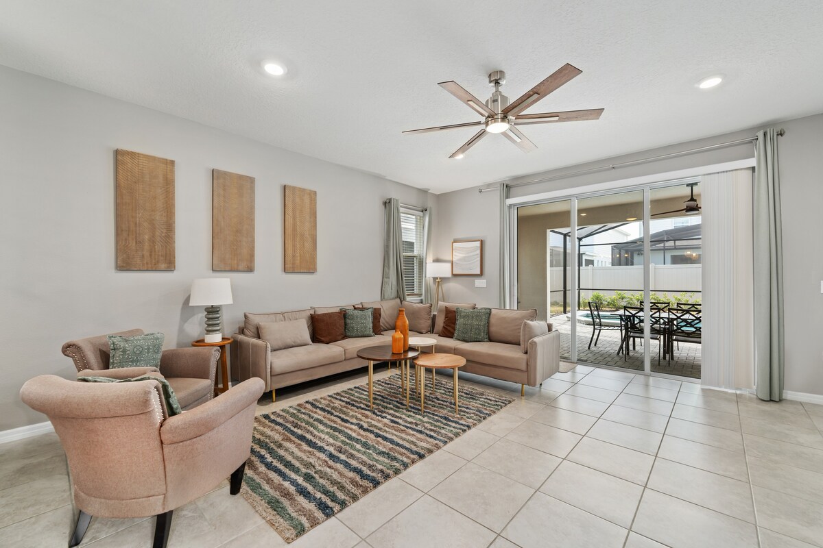 Heated Pool + Lazy River + FREE Waterpark!