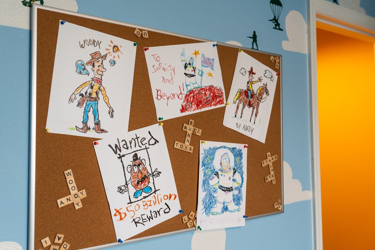 Heated Pool + Lazy River + FREE Waterpark!