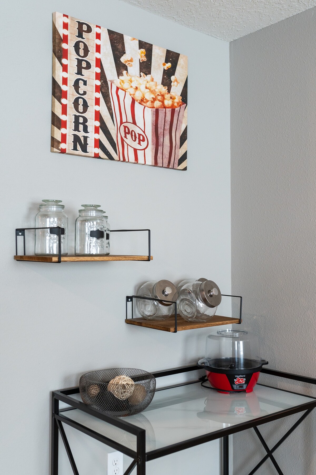 Heated Pool + Lazy River + FREE Waterpark!