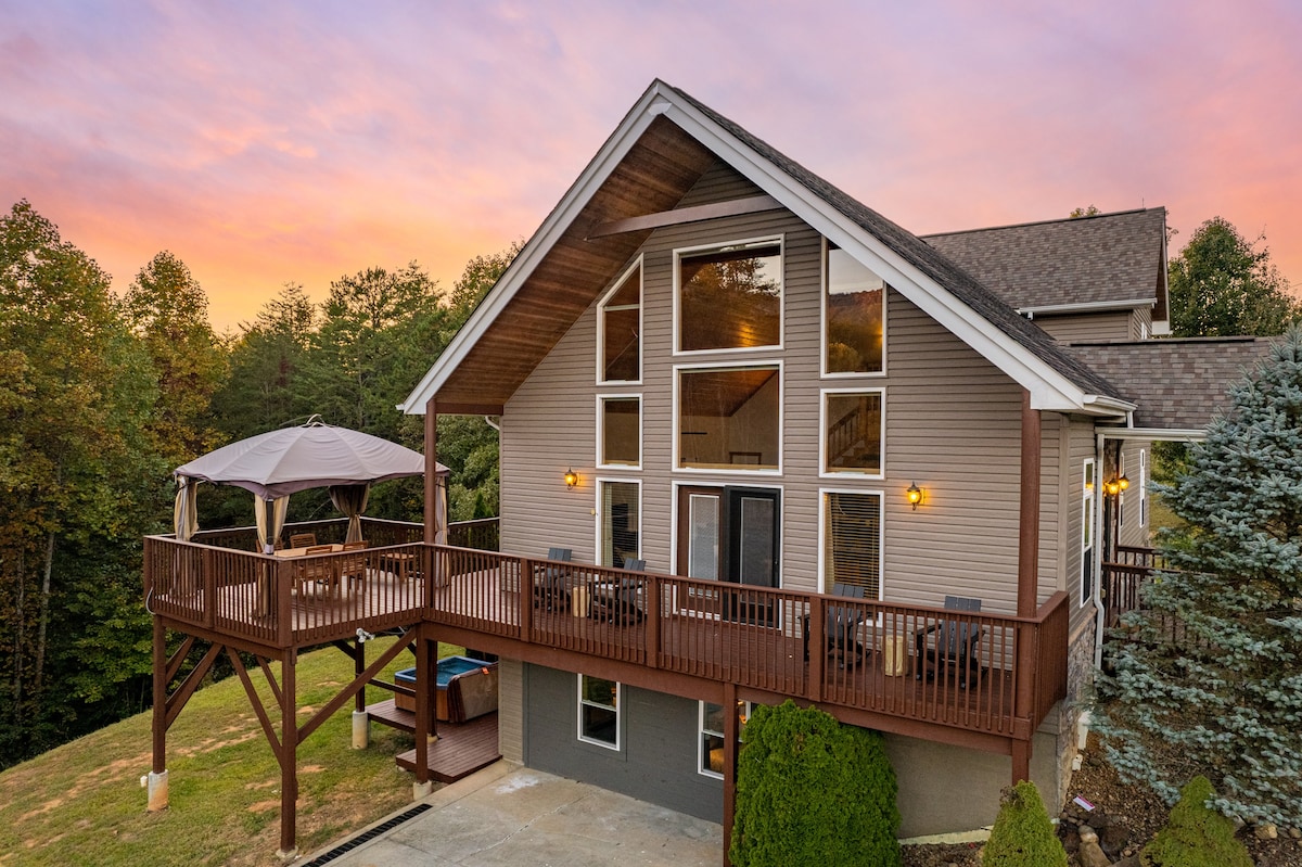 Relaxing Hideaway, Sleeps 15・Theater・Games・Hot Tub — Sevierville, TN — vacation rental