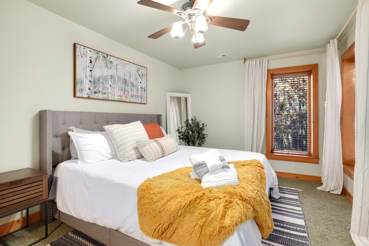 Kindred Hollow - Lake & Mountain Views 4