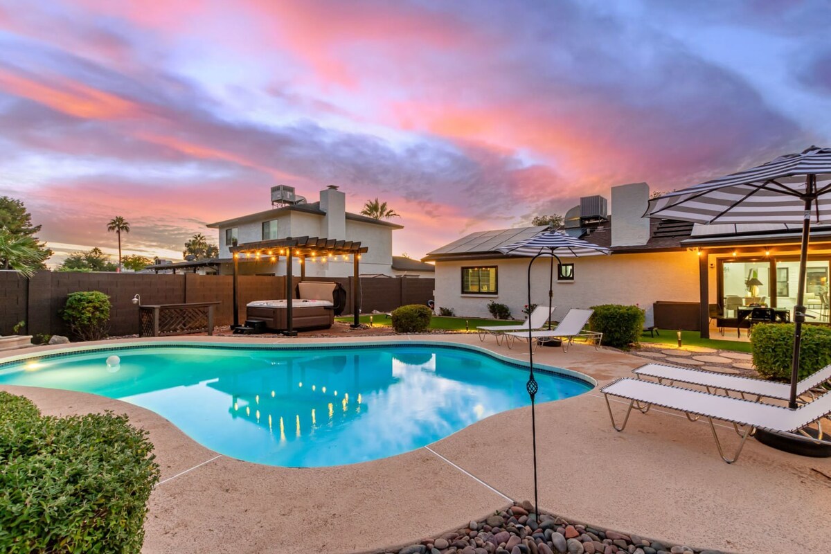 Ace Retreat |2 Primary's Pool, Spa & Putting Green — Scottsdale, AZ — vacation rental